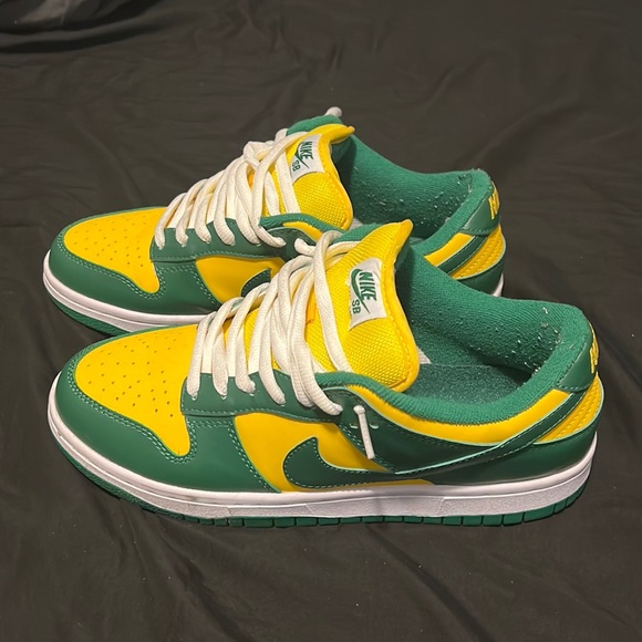 NIKE BRAZIL DUNKS SZ 8.5